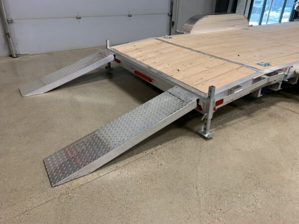 hulk-trailer-aluminum-car-hauler-016-600x450-1.jpg